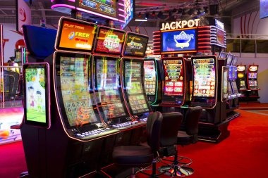 gilabet88 platform interface showing football, live casino, and esports markets